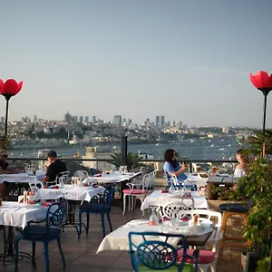 4* Hotel Raymond Old